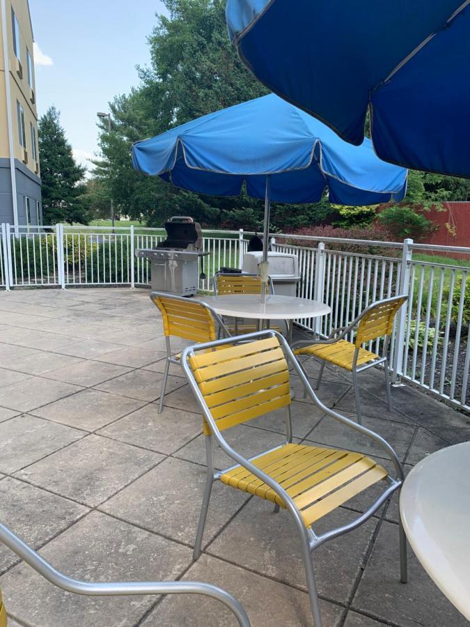 Hotel Baymont By Wyndham Chambersburg Esterno foto