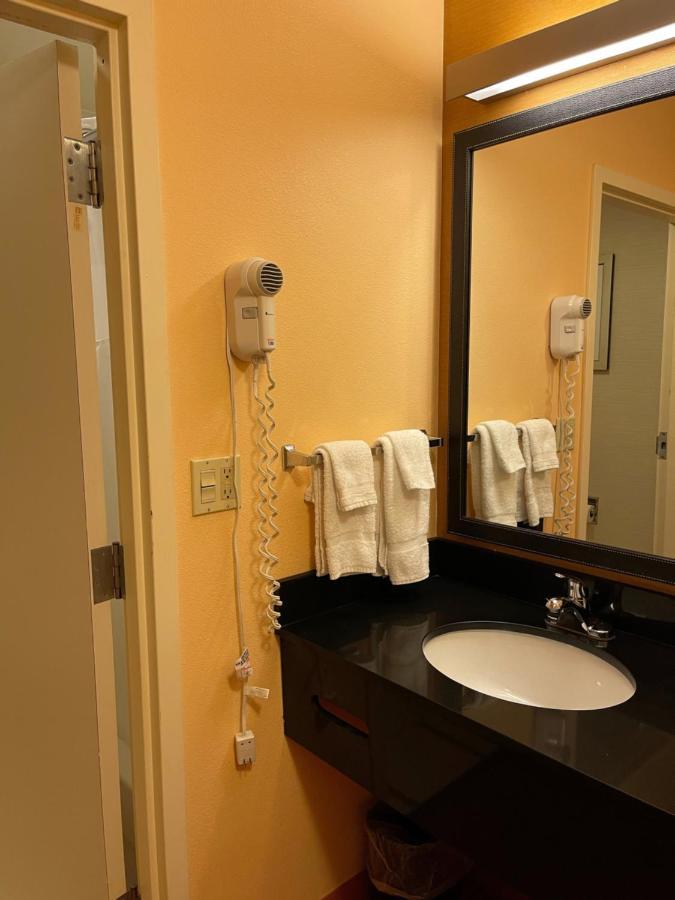 Hotel Baymont By Wyndham Chambersburg Esterno foto