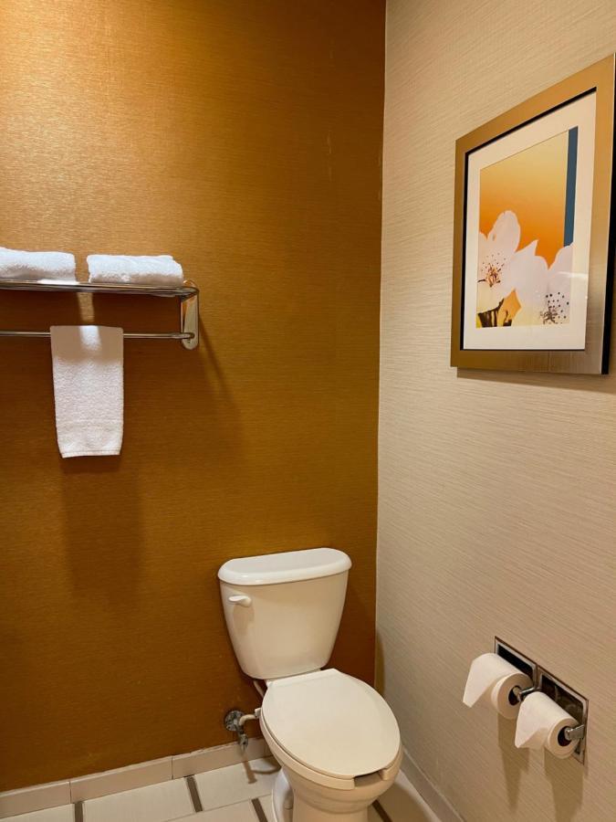 Hotel Baymont By Wyndham Chambersburg Esterno foto