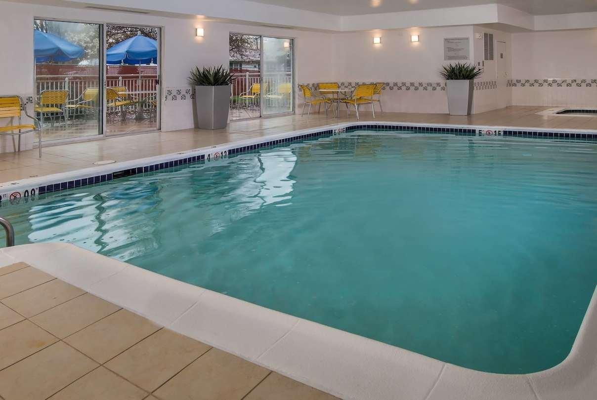 Hotel Baymont By Wyndham Chambersburg Esterno foto