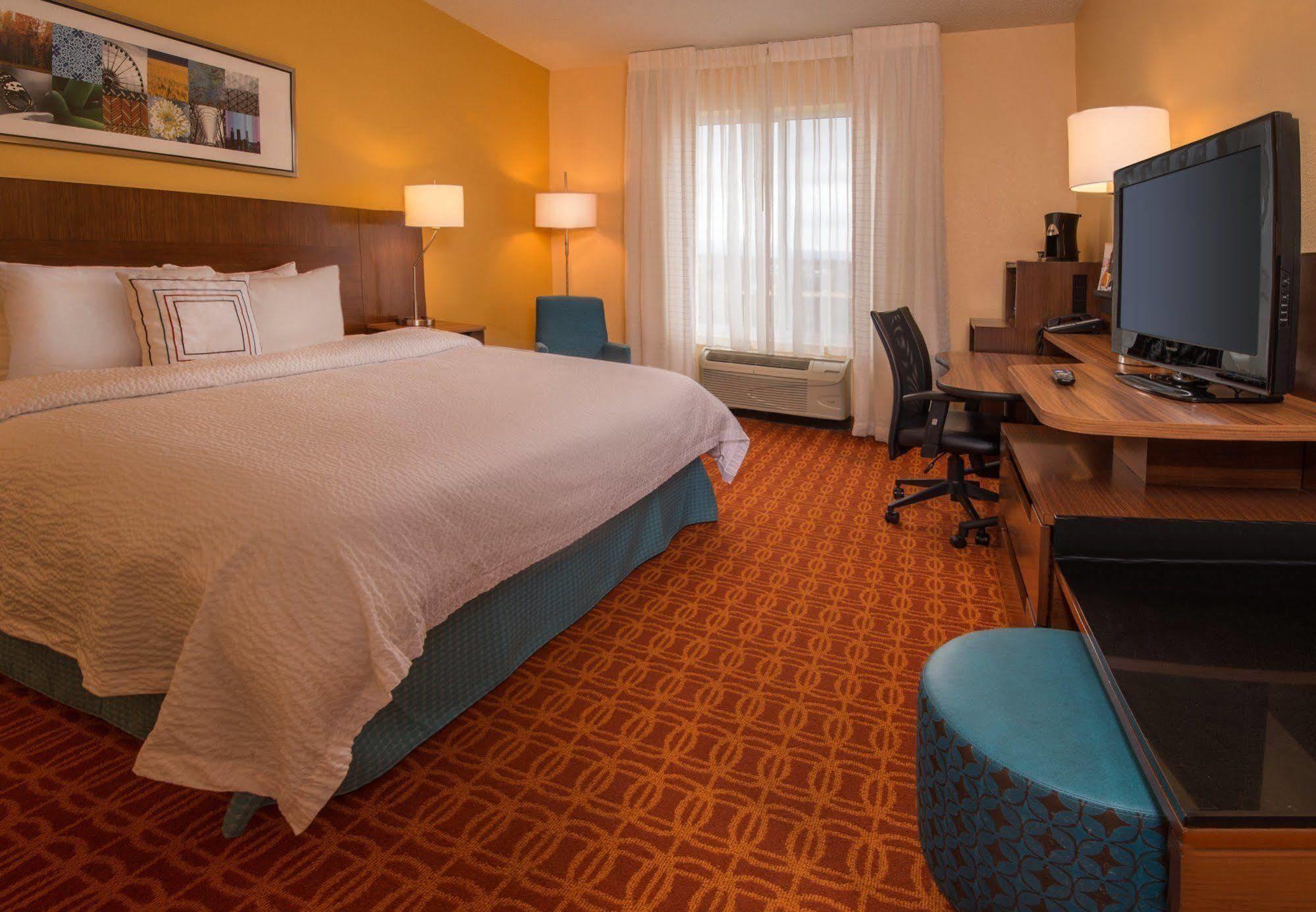 Hotel Baymont By Wyndham Chambersburg Esterno foto